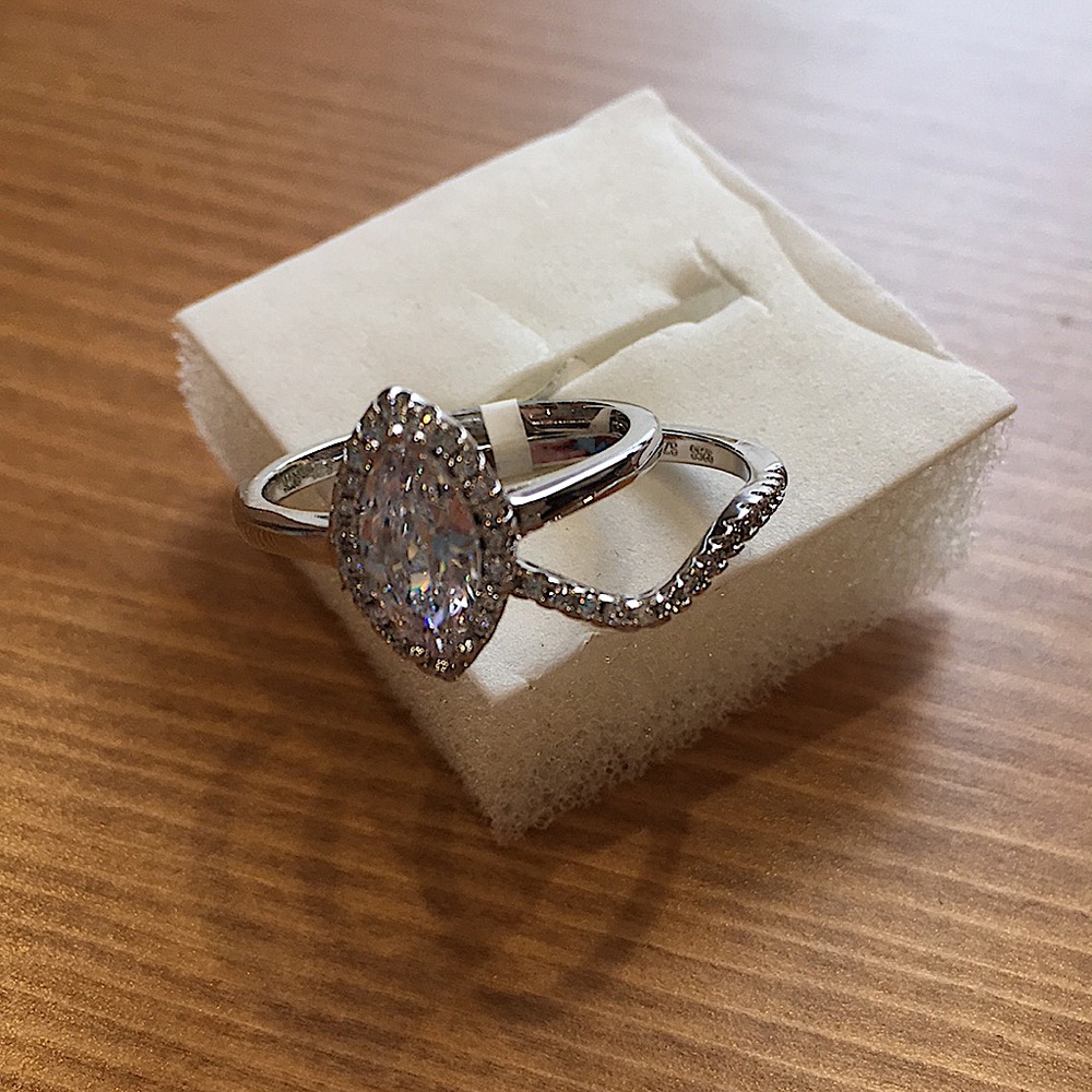 🌸Sterling Silver 2 Rings Sz 8 Swarovski Crystals